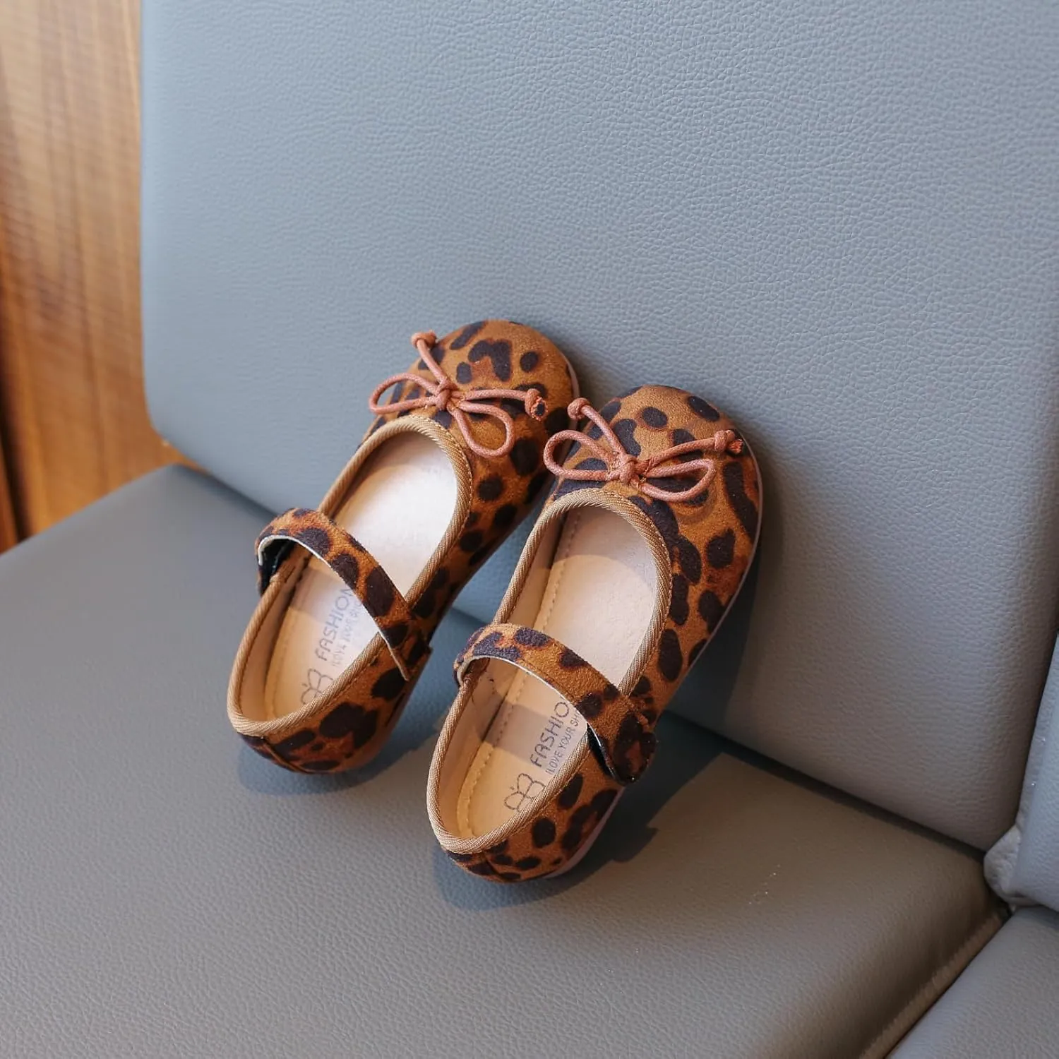 Children's Boat Shoes  Slip-On Loafers with Bow Tie and Leopard Pattern, Comfortable Closed Toe Flats for Fall 2025