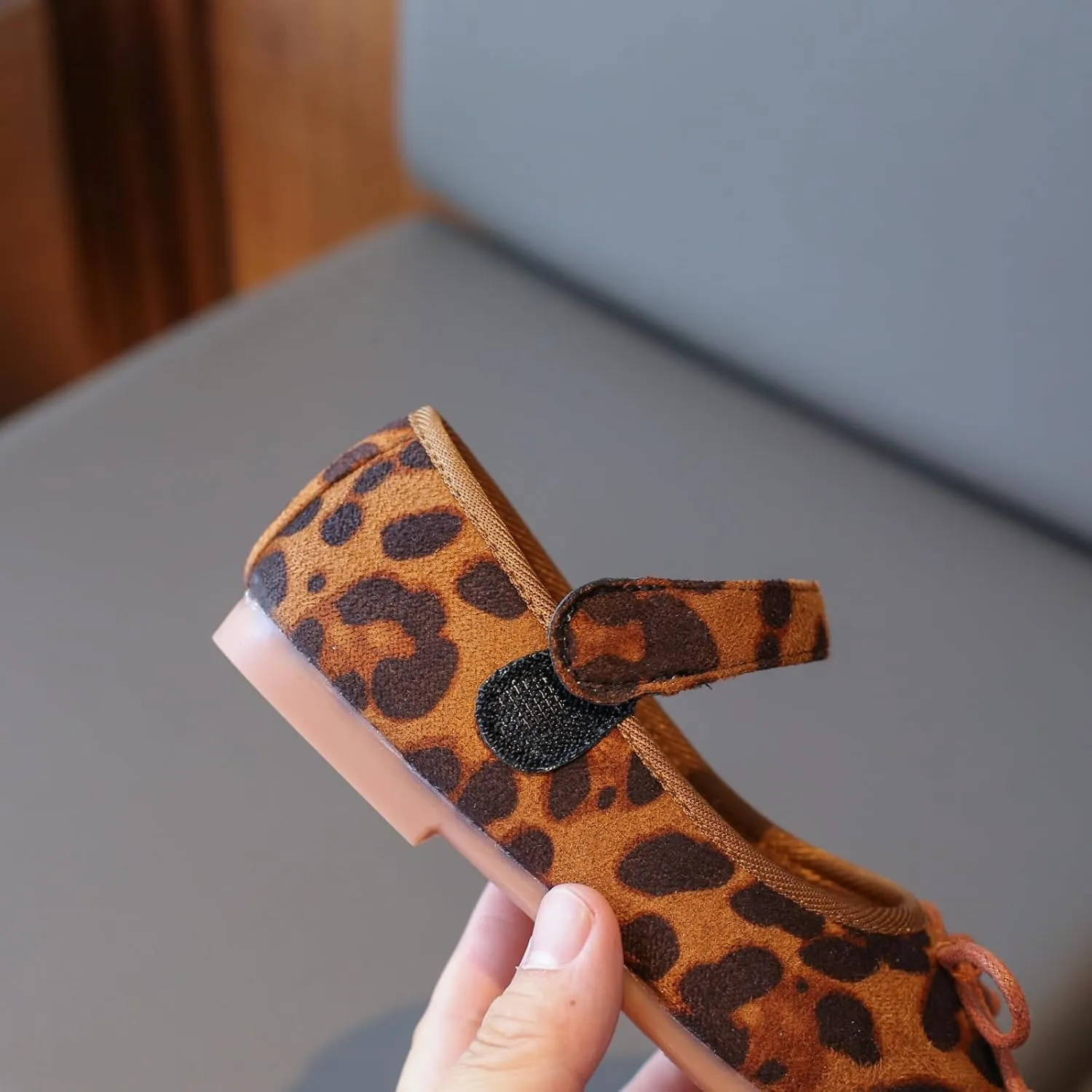 Children's Boat Shoes  Slip-On Loafers with Bow Tie and Leopard Pattern, Comfortable Closed Toe Flats for Fall 2025