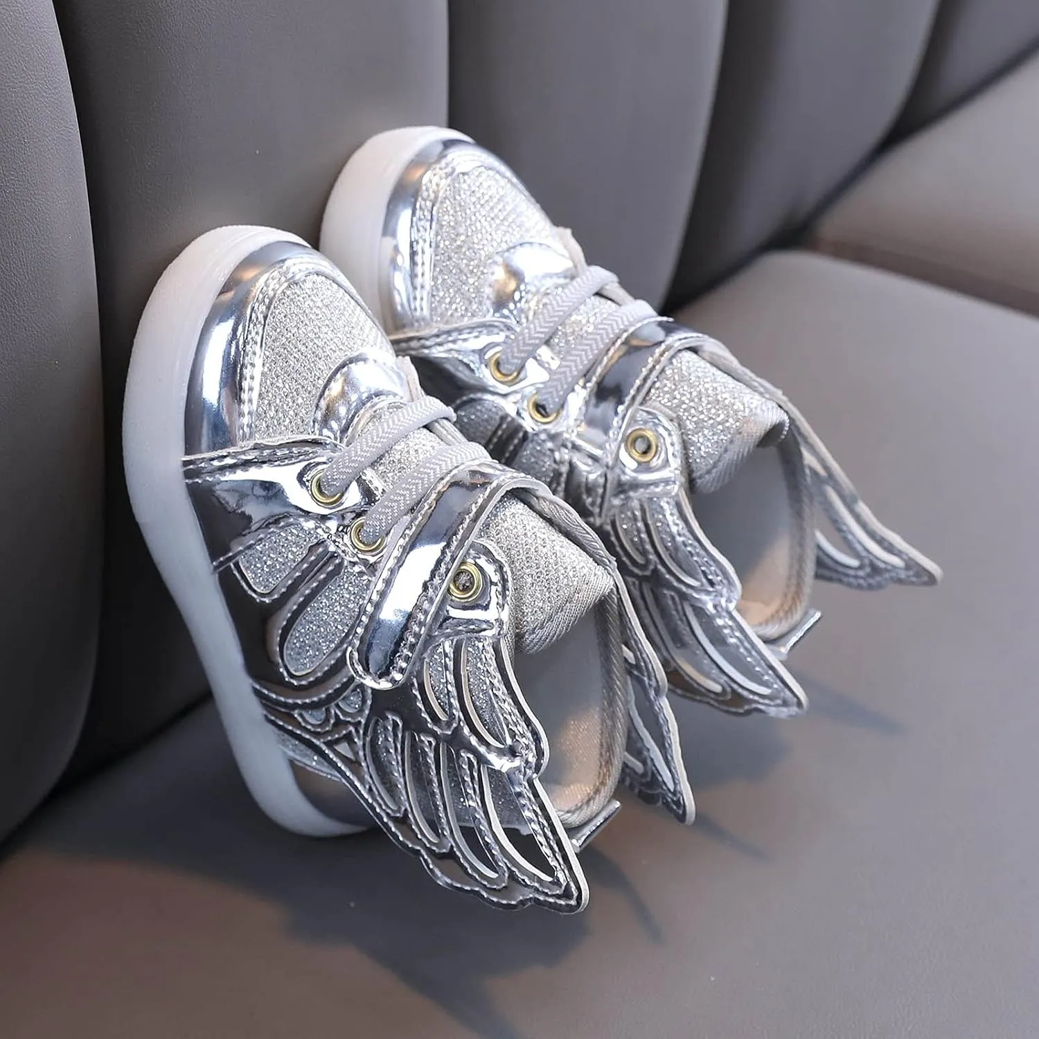 Kids Light up Shoes LED Flashing High-top 𝐖ings Sneakers Boys Girls Trainers for Christmas New Year Party Gift