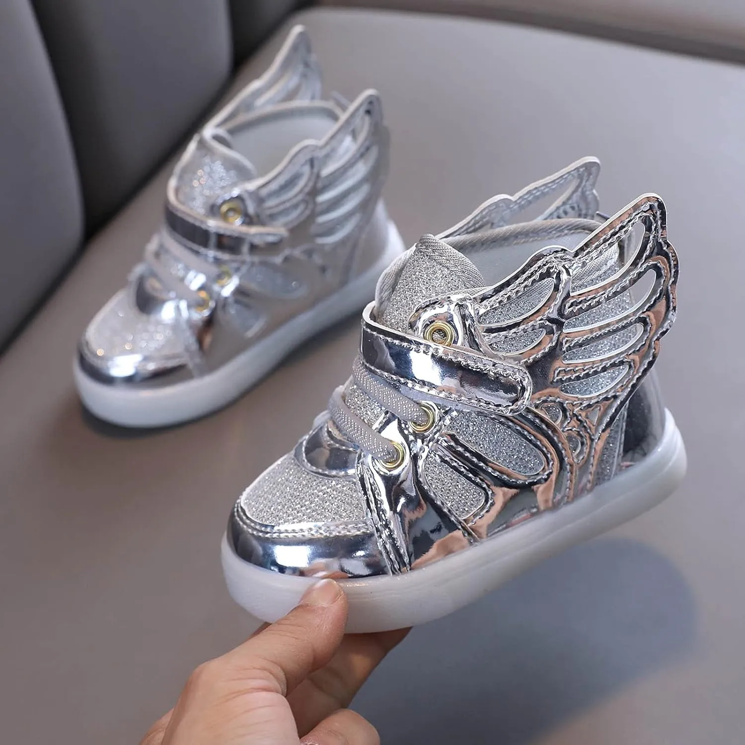 Kids Light up Shoes LED Flashing High-top 𝐖ings Sneakers Boys Girls Trainers for Christmas New Year Party Gift